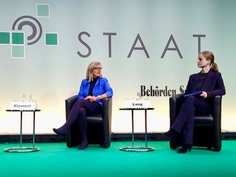 Martina Klement im Gespräch mit Christina Lang