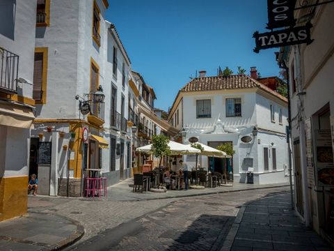 Restaurant mit Sonnenschirm
