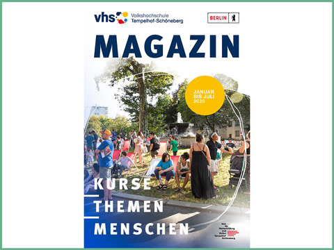 Titelbild des Magazins der vhs Tempelhof-Schöneberg: feiernde Menschen auf dem Barbarossaplatz