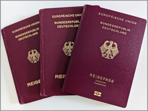 Drei Reisepässe