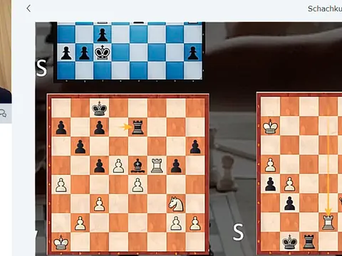 Screenshot vom Online-Schachkurs mit zwei Spielständen und einem Bild vom Kursleiter