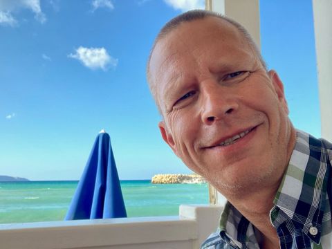 Selfie am Strand von vhs Kursleitung Christian Prüfer