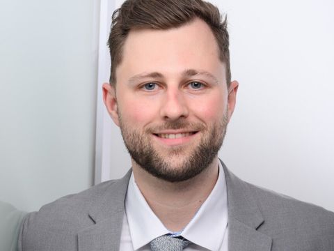 Portraitbild der Kursleitung Sven Tebeck
