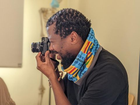 Porträtfoto von Thabo Thindi