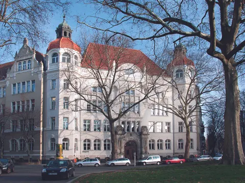 Fassade der vhs Tempelhof-Schöneberg