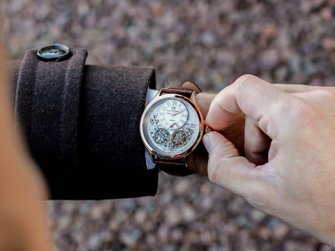 Armbanduhr stellen