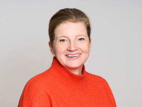 Portrait Clauda Adam, Programmbereichsleiterin Deutsch