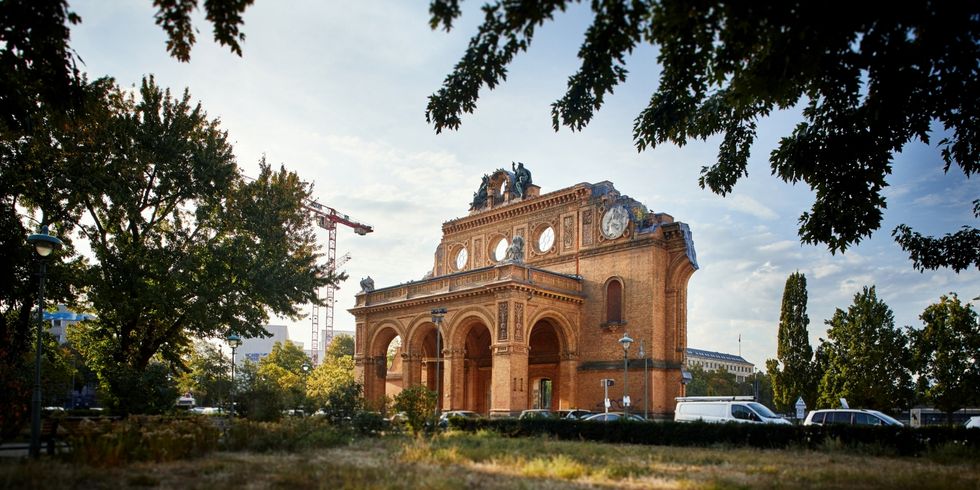 Ruine des Anhalter Bahnhofs