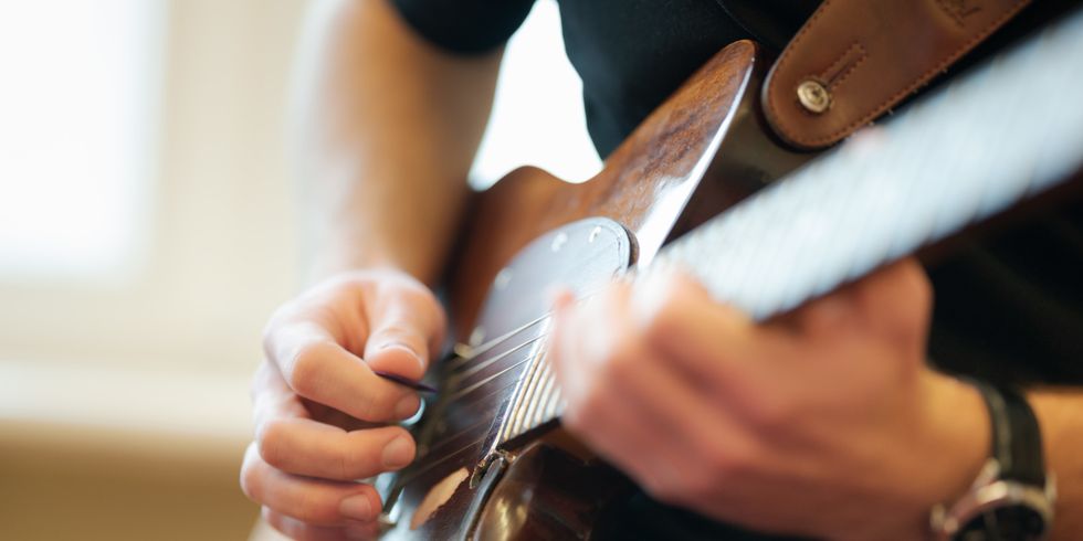 sind aktuell Plätze in den Fächern E-Gitarre