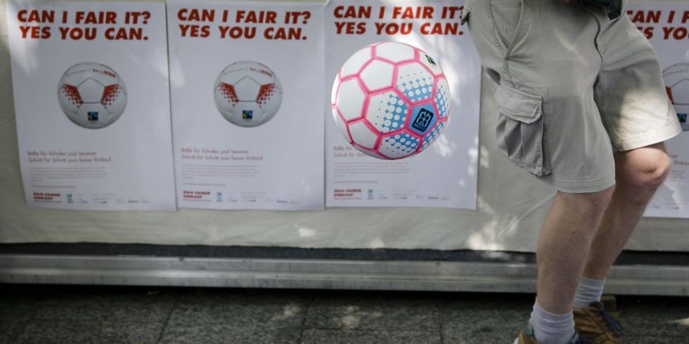 Es geht auch nachhaltig mit fair produzierten Fußbällen.