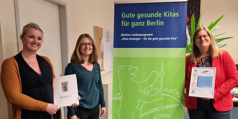 Wieder mit dabei: Jugendstadträtin Heike Schmitt-Schmelz (r.) mit Steffi Petruz und Heike Schuchardt vom Berliner Landesprogramm "Kitas bewegen - für die gute gesunde Kita".