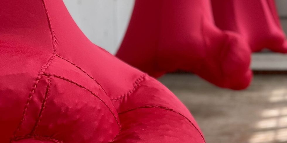 Frauke Wilken, cocooning, Installationsansicht in der Kleinen Orangerie, 2026