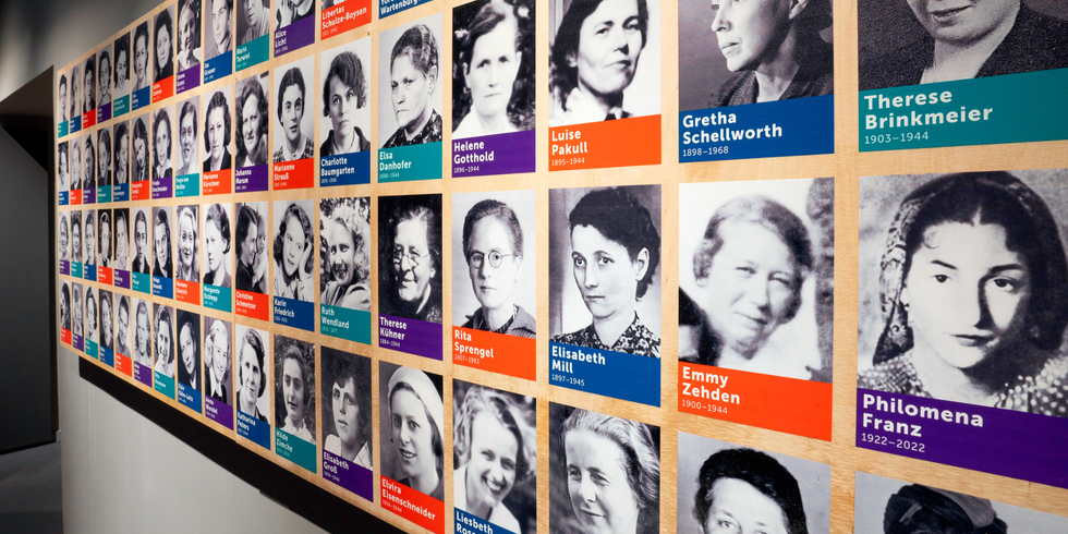 Blick in die Sonderausstellung „Frauen im Widerstand gegen den Nationalsozialismus“ in der Gedenkstätte Deutscher Widerstand (Juli-November2024)