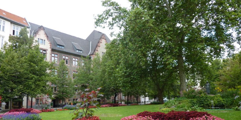 Cecilien-Schule am Nikolsburger Platz, 17.8.2010, Foto: KHMM