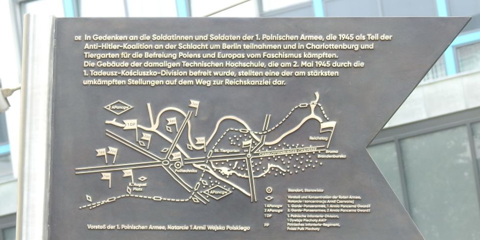 Gedenktafel für die polnische Armee, Straße des 17. Juni 145