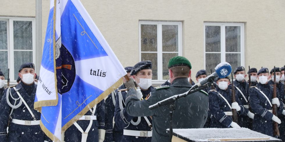 Übergabde der 5. Kompanie des Wachbataillons beim Bundesverteidigungsministerium vom Jaor Timo Storm an hauptmann Chris Burger am 9. Dezember 2021