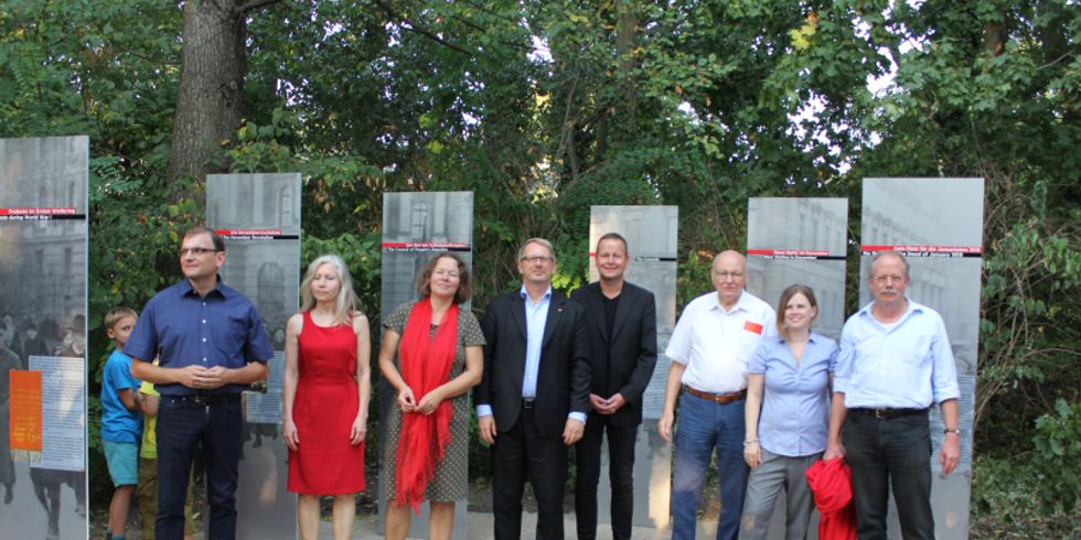 Friedhof der Maerzgefallenen_16