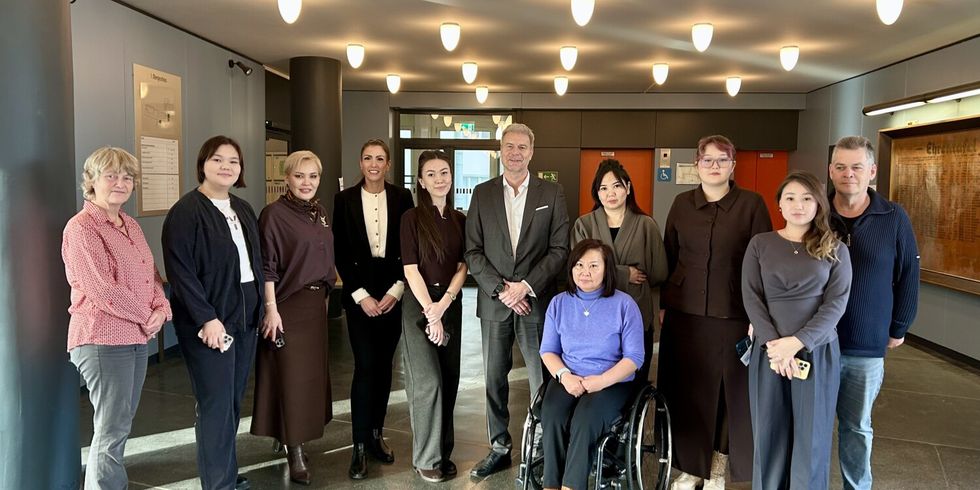 Die Delegation aus Kasachstan und Vertreter*innen des Jobcenter