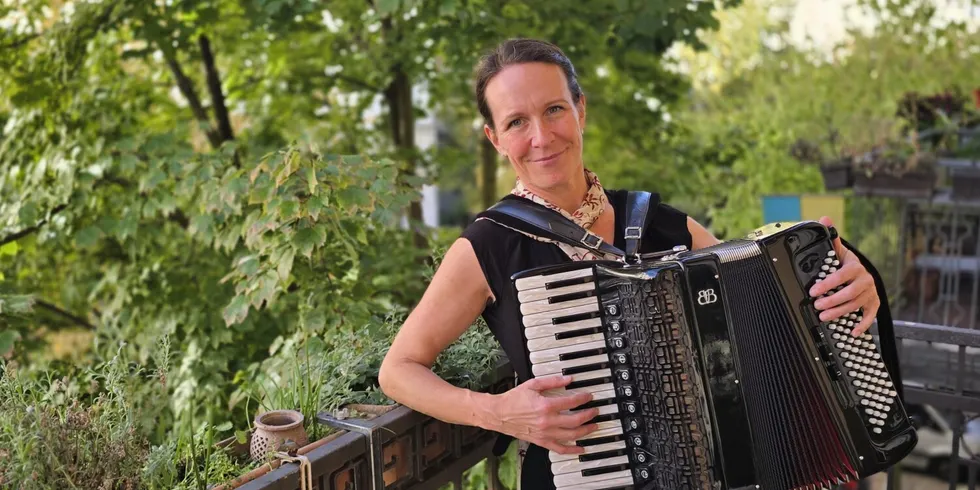 Es sind die besonderen Augenblicke, die Isabel Neuenfeldt mit ihrem Akkordeon und ihrem Gesang gestaltet