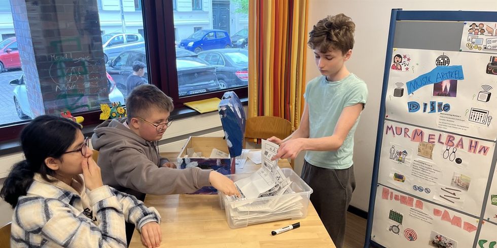 Sarah, Arthur und Alex während der Stimmauszählung