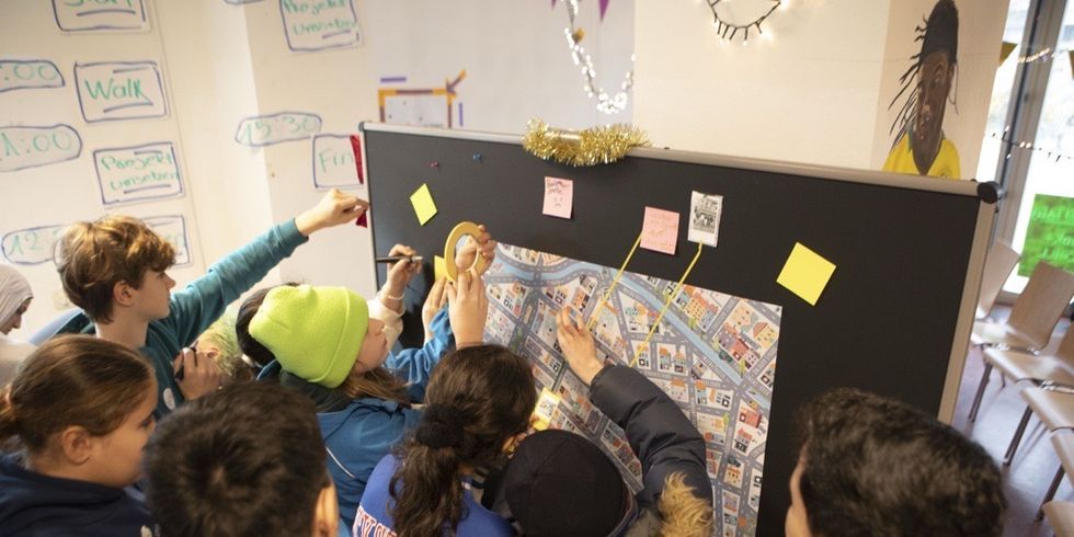 Nach einem Staffelstabprinzip bearbeiteten die Klassen das Projekt in verschiedenen Phasen