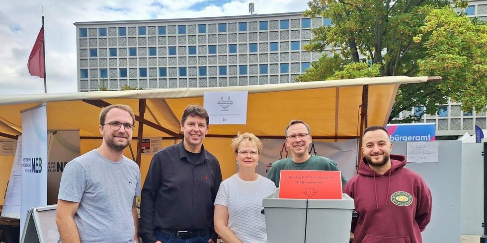 Die Resonanz auf das Kiezbürgeramt war durchweg positiv und viele Bürger*innen nutzten die Gelegenheit für Gespräche mit den Mitarbeiterenden.
