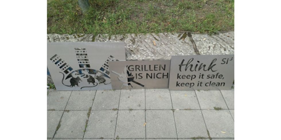 Hinweisschilder im Fennpfuhlpark sollen informieren und aufklären