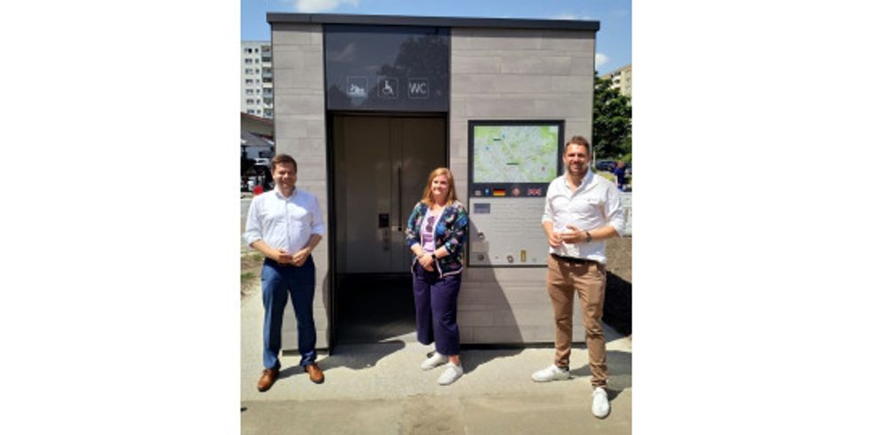 Martin Schaefer, Wall-Regionalmanagerin Harriet Vahldieck und Abgeordneter Danny Freymark (v.l.n.r.)