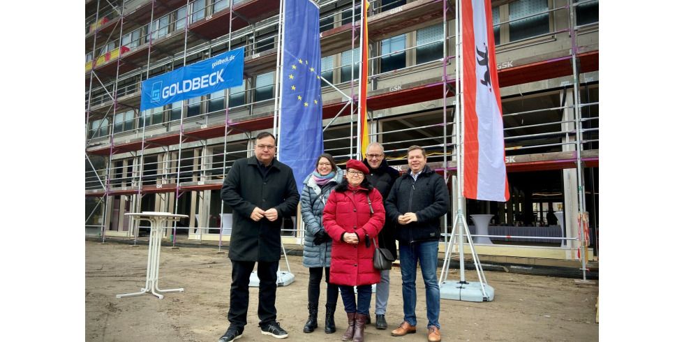 2022-12-09-pm-richtfest-fuer-grundschule-schleizer-strasse-1