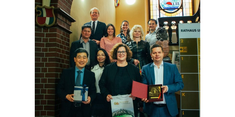 2023-10-05-pm-besuch-der-staedtepartner-aus-hanoi-ba-lichtenberg.jpg