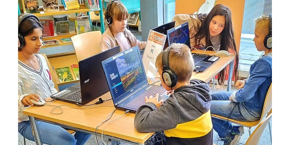 Die Stadtbibliothek Lichtenberg sucht Kinder und Jugendliche für die Jury des Kindersoftwarepreises TOMMI.