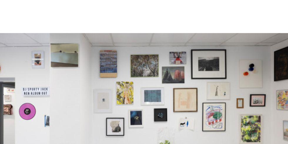 2025-06-30-pm-neue-ausstellung-im-studio-im-hochhaus_alles-vorbei-vorbei-thomas-bruns.jpg