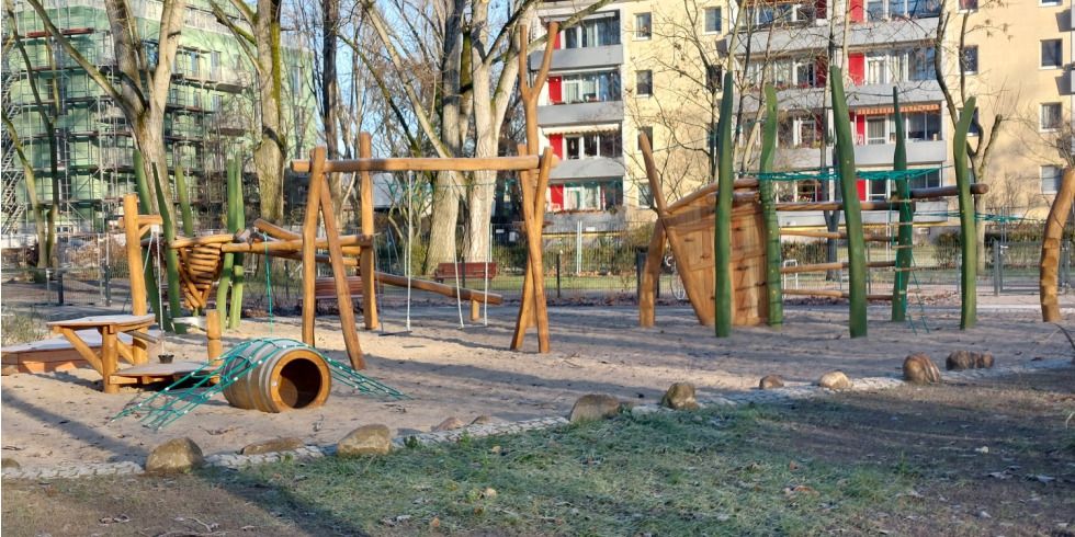2025-11-25-pm-eroeffnung-spielplatz-huronseestrasse-am-6-dezember.jpg