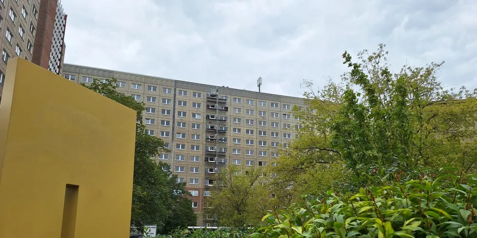 Baustellenbesichtigung neues Gesundheitsamt Lichtenberg in der Ruschestraße 104, Blick aufs Gebäude vom Campus für Demokratie