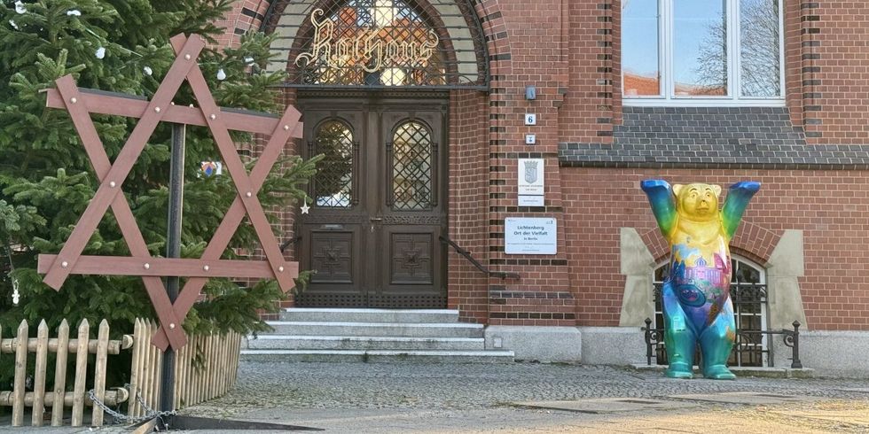 Chanukkia vor dem Rathaus Lichtenberg