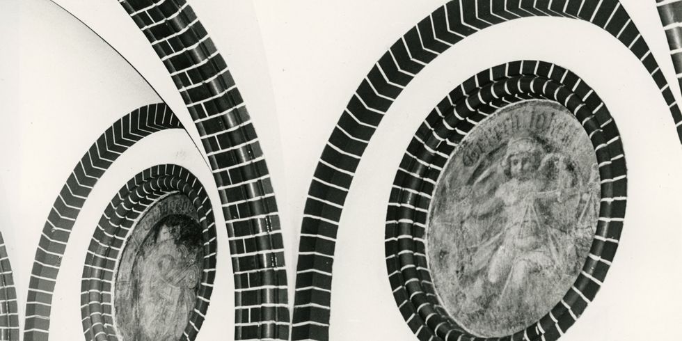 Medaillons vor der Restaurierung 1983