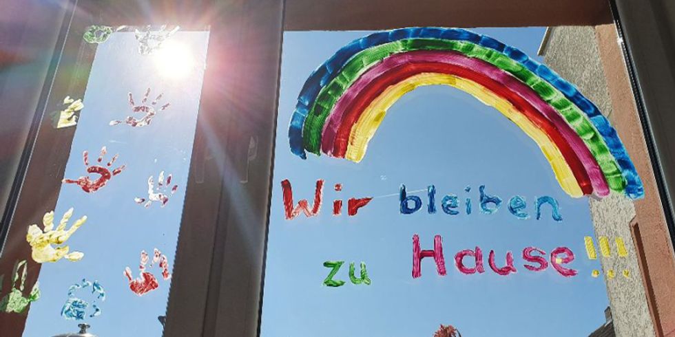 #WirbleibenzuHause