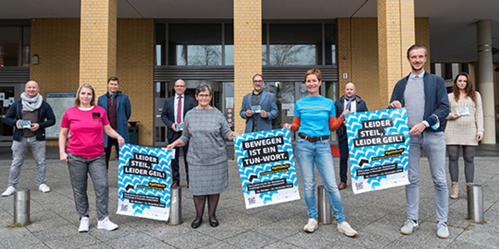 Gruppenfoto Bewegungs Challenge Rathaus MaHe