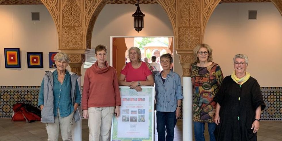 Neue Ausstellung der FrauenKunstKarawane "EInFACH LEBEN"