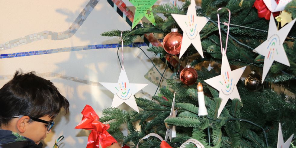 Wunschbaumaktion im Neuköllner Rathaus