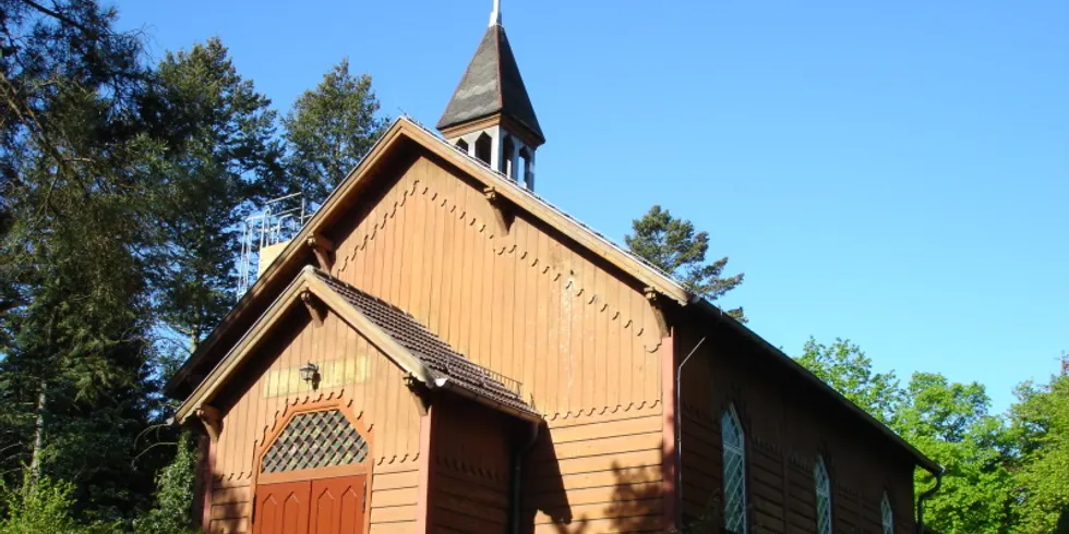 Seitenansicht der Kapelle auf dem Fredhof Staaken