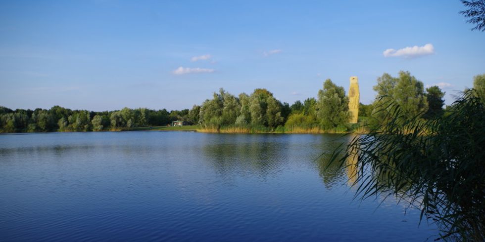 Spektesee mit Kletterturm