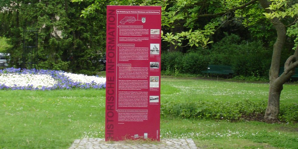 Stele zur Erinnerung an historische Ereignisse