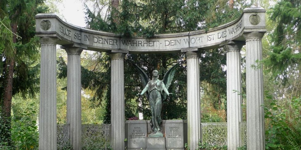 Friedhof Zehlendorf Grabmal Engel 1