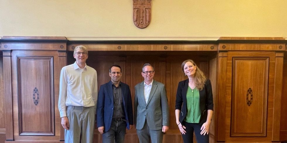 Tandem des Projektes (v.l.n.r.: Herr Dr. Weigelt - SenASGIVA, Staatssekretär Bozkurt, Bezirksbürgermeister Igel, Frau Schleinstein - BA-TK)