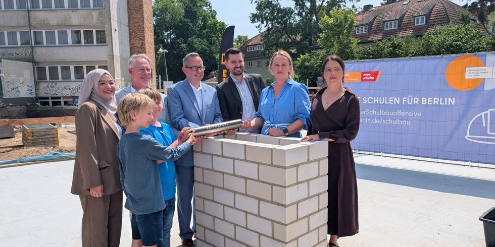 Grundsteinlegung für den Erweiterungsbau an der Melli-Beese-Schule