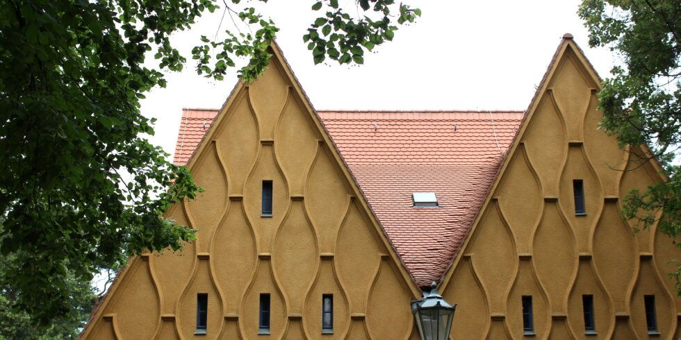 Friedhof Rahnsdorf, Feierhalle außen