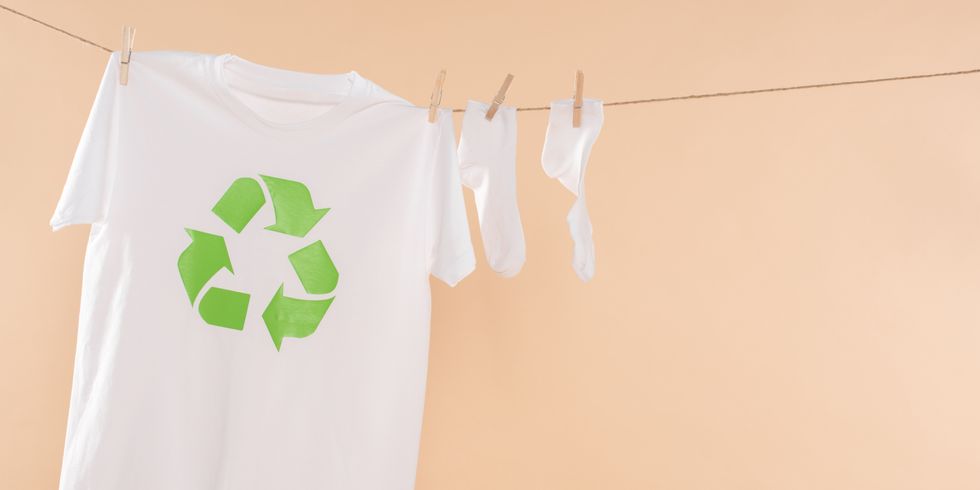 T-Shirt mit Symbol für Kreislaufwirtschaft