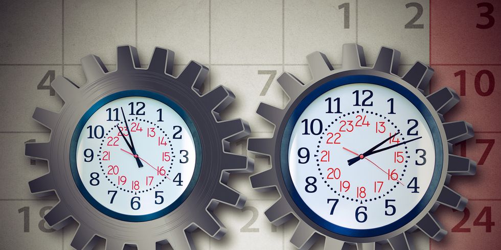 Arbeit Zeitplan Unternehmensorganisation Planungskonzept mit einer Uhr als ein Zahnrad oder Cog Wheel und Kalender Symbole als Stress Metapher für Zeit-Management für einen anstrengenden Beruf und Familie geprägt
