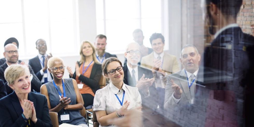 Seminaratmosphäre, Rückenansicht Dozent